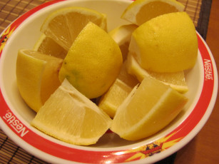 Картинка еда цитрусы лимон тарелка кусочки
