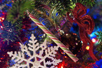Картинка праздничные снежинки звёздочки елка конфета снежинка