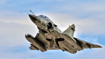 Картинка авиация боевые самолёты взлет истребитель баки люки