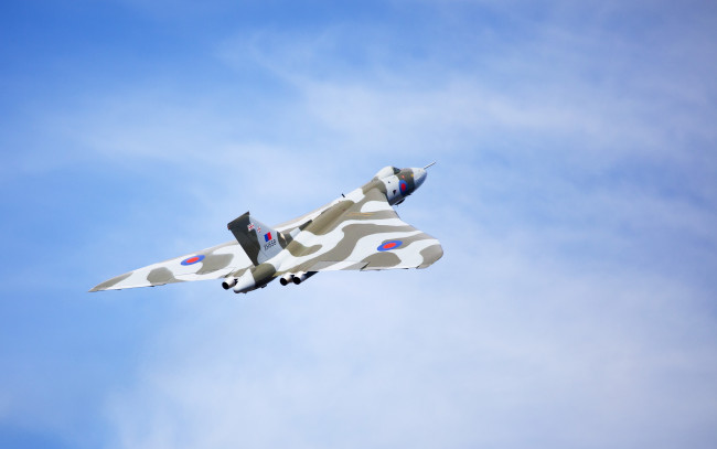 Обои картинки фото авиация, боевые, самолёты, the, avro, vulcan, самолёт