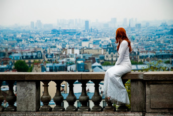Картинка девушки -unsort+ рыжеволосые+и+другие панорама город рыжая перила