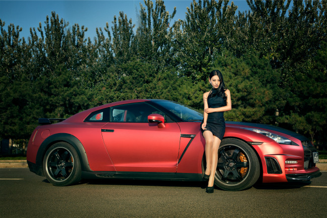 Обои картинки фото автомобили, авто с девушками, девушка, азиатка, nissan, gt-r, красный, автомобиль