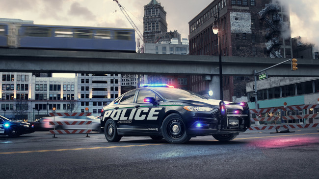 Обои картинки фото ford police responder hybrid sedan 2017, автомобили, полиция, 2017, responder, hybrid, sedan, ford, police