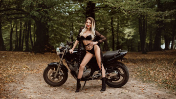 Картинка мотоциклы мото+с+девушкой красивая девушка мото curtys+estherr