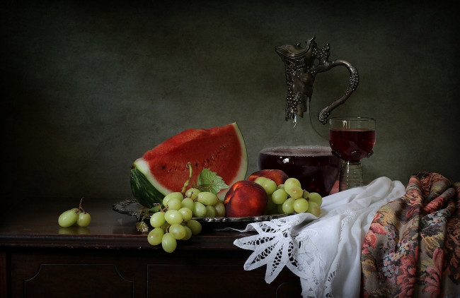 Обои картинки фото еда, натюрморт, графин, вино, арбуз, виноград, персик