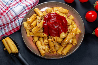 Картинка еда макароны +макаронные+блюда паста соус кетчуп помидоры