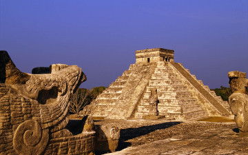 Картинка города исторические архитектурные памятники пирамида идолы камни