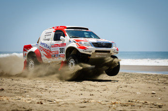 Картинка спорт авторалли море песок dakar дакар тойота rally hilux toyota