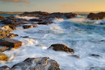 Картинка природа побережье скалы камни закат море небо