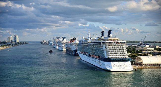 Обои картинки фото port miami, корабли, лайнеры, лайнер, круиз