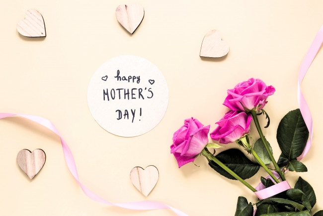Обои картинки фото праздничные, день матери, розы, лента, сердечки