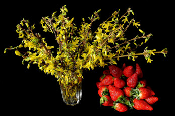 Картинка еда клубника земляника ягоды ветки стакан натюрморт