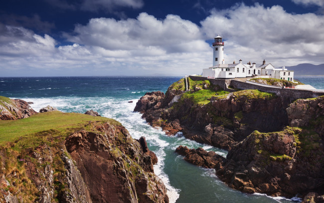 Обои картинки фото природа, маяки, шторм, скалы, океан, маяк, the, fanad, lighthouse