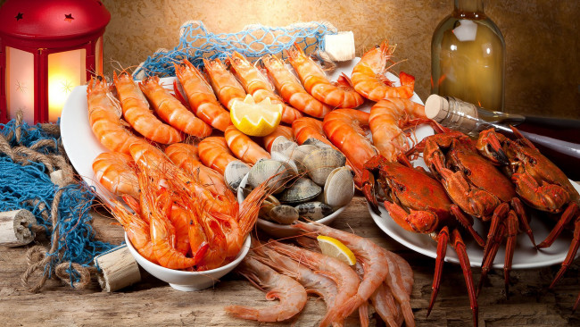 Обои картинки фото еда, рыба,  морепродукты,  суши,  роллы, улитка, креветка, лимон, краб