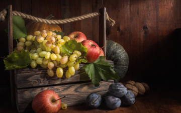 Картинка еда фрукты +ягоды яблоки виноград сливы