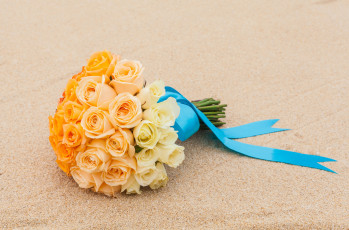Картинка цветы розы букет песок