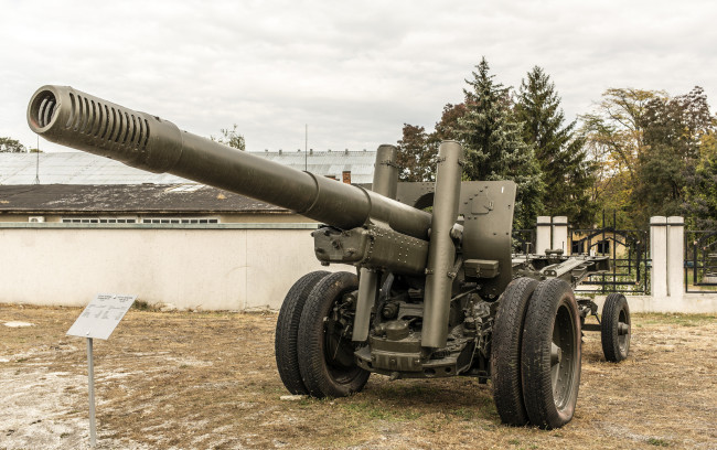 Обои картинки фото 152 mm ml-20 m1937, оружие, пушки, ракетницы, музей, вооружение