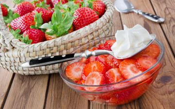 Картинка еда клубника +земляника strawberry cream сливки berries ягоды fresh корзина