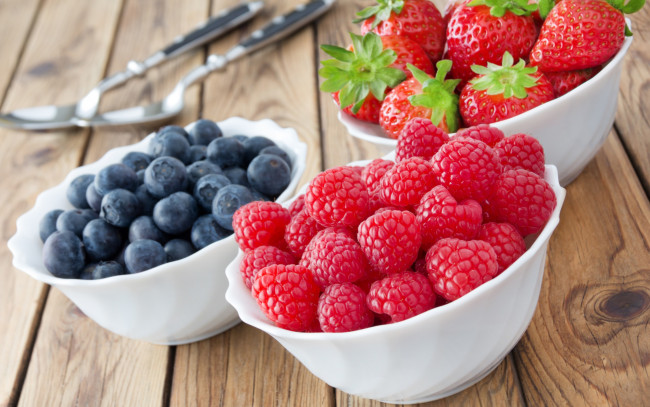Обои картинки фото еда, фрукты,  ягоды, berries, raspberry, малина, клубника, fresh, blueberry, strawberry, черника, ягоды