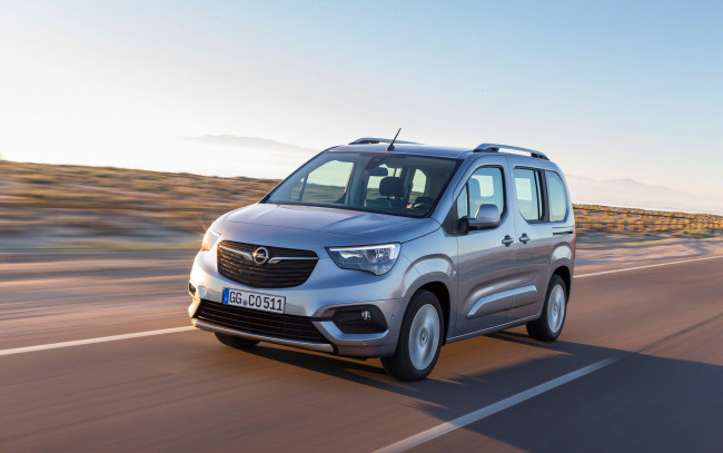 Обои картинки фото 2018 opel combo life, автомобили, opel, минивэн, дорога, опель, road, minivans, motion, blur, 2018, combo, life