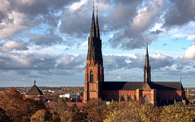 Обои картинки фото church in uppsala,  sweden, города, - католические соборы,  костелы,  аббатства, sweden, church, in, uppsala
