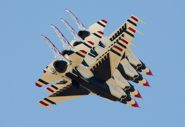 Обои картинки фото авиация, боевые самолёты, f-16, fighting, falcon, истребители, thunderbird