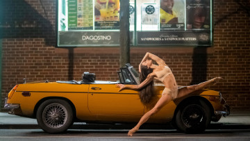 Картинка девушки -+брюнетки +шатенки автомобиль брюнетка поза балерина