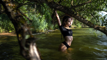 Картинка девушки -+брюнетки +шатенки река вода деревья брюнетка купальник настя брейтерман
