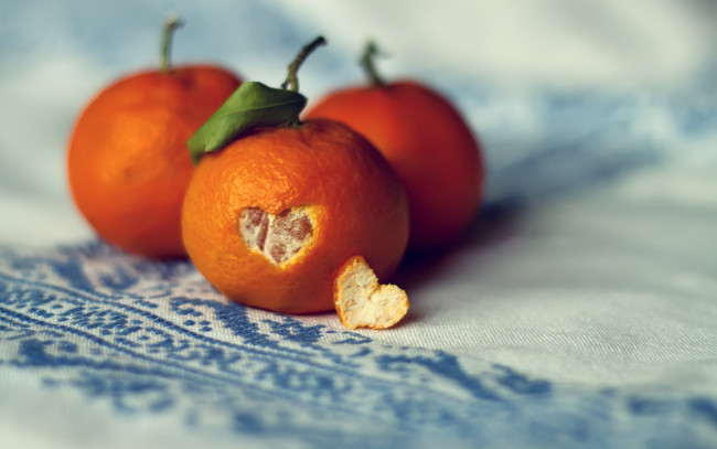 Обои картинки фото еда, цитрусы, мандарины, кожура