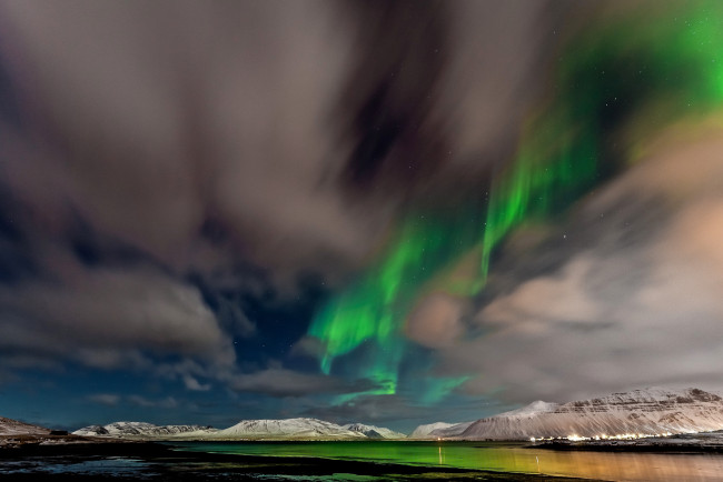 Обои картинки фото природа, северное сияние, небо, звезды, северное, сияние, норвегия, облака, горы