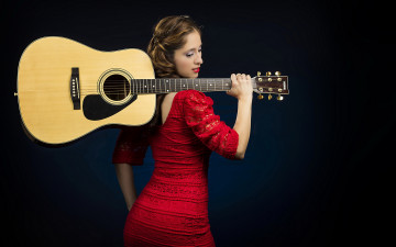 Картинка девушки -+брюнетки +шатенки шатенка гитара красное вязаное платье