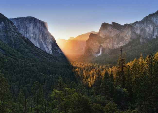 Обои картинки фото природа, горы, солнце, верхушки, рассвет, низина, хребет, каньон