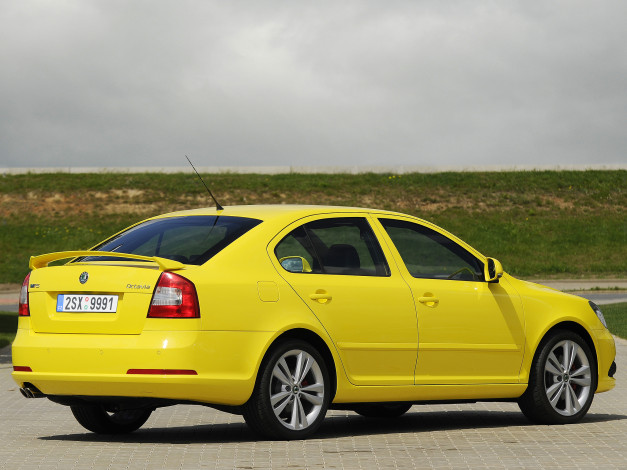 Обои картинки фото автомобили, skoda, 1z, желтый, octavia, rs