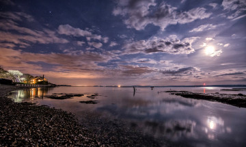 Картинка природа реки озера великобритания lymington море побережье дом огни ночь небо луна облака свет горизонт