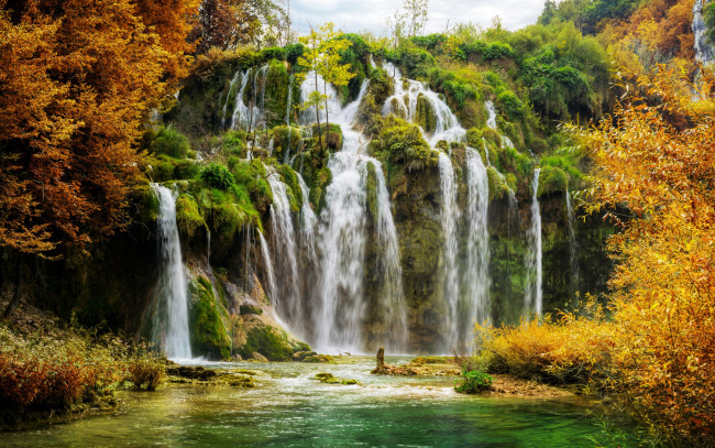 Обои картинки фото природа, водопады, хорватия, plitvice, national, park, озеро, скала, водопад, осень