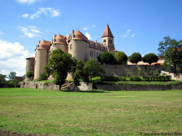 Обои картинки фото chateau, prieure, de, pommiers, en, forez, loire, города, замки, луары, франция