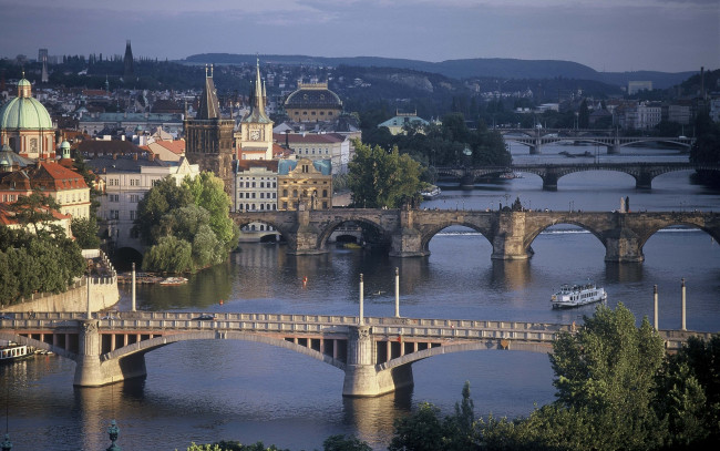 Обои картинки фото bridges, in, prague, города, прага, Чехия, мосты, река, город