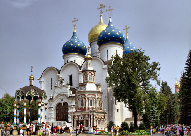 Обои картинки фото сергиев, посад, города, православные, церкви, монастыри, купола, храм, кресты
