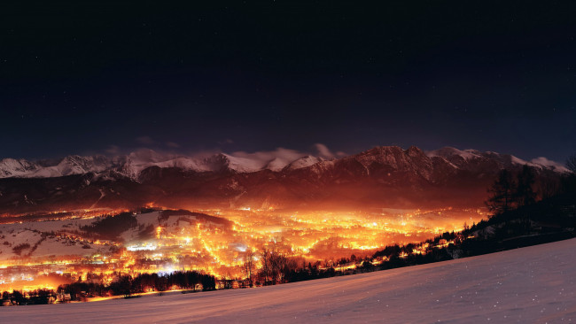 Обои картинки фото города, - огни ночного города, огни, зима, горы, город, вечер