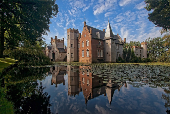 Обои картинки фото stapelen castle, города, замки нидерландов, парк, замок, пруд