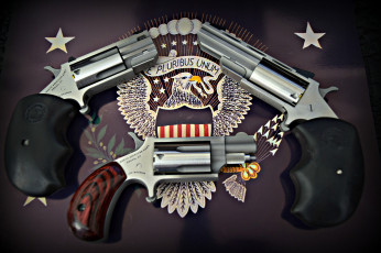 обоя naa revolver family, оружие, револьверы, ствол
