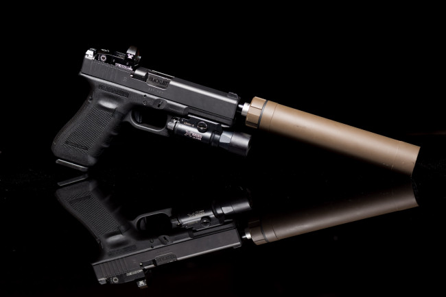 Обои картинки фото glock 17, оружие, пистолеты с глушителемглушители, ствол