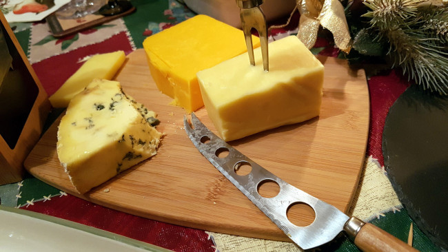 Обои картинки фото еда, сырные изделия, ассорти, сыр