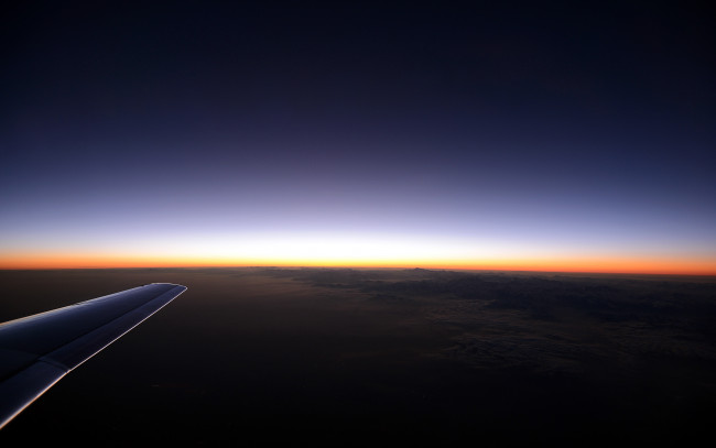 Обои картинки фото авиация, авиационный пейзаж, креатив, небо, рассвет, облака, высота, крыло, самолет