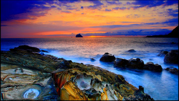 обоя sunset, природа, побережье, тучи, море, камни, берег