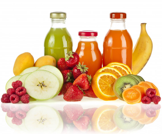 Обои картинки фото еда, фрукты, ягоды, соки, клубника, малина, апельсин, банан, яблоко, киви