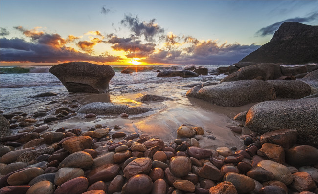 Обои картинки фото природа, восходы, закаты, заря, горизонт, камни, пляж, океан