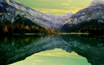Картинка природа реки озера деревья горы отражение озеро осень