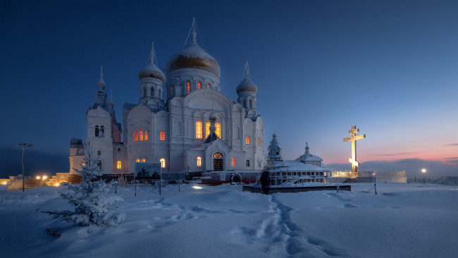 Обои картинки фото города, - православные церкви,  монастыри, монастырь, зима, зодчество, россия, снег, ночь