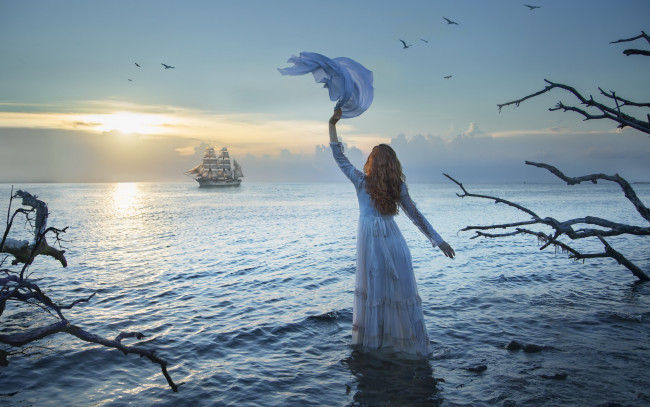 Обои картинки фото девушки, -unsort , брюнетки,  шатенки, девушка, море, закат, корабль